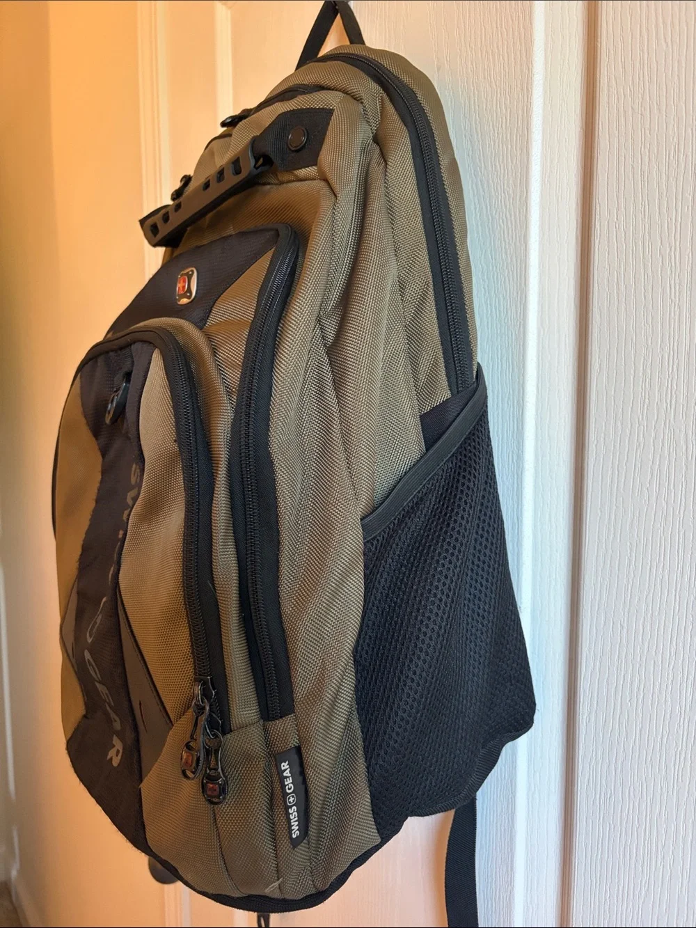 SwissGear Pulsar 16